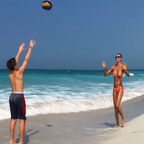 Martina Colombari sexy nella vita di tutti i giorni 12