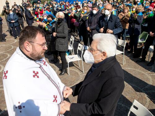 Mattarella si schiera: fermare questa deriva comporta un prezzo