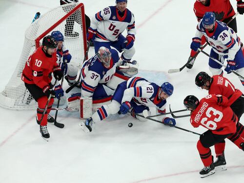Olimpiadi, Stati Uniti oro nell’hockey dopo una maratona con il Canada