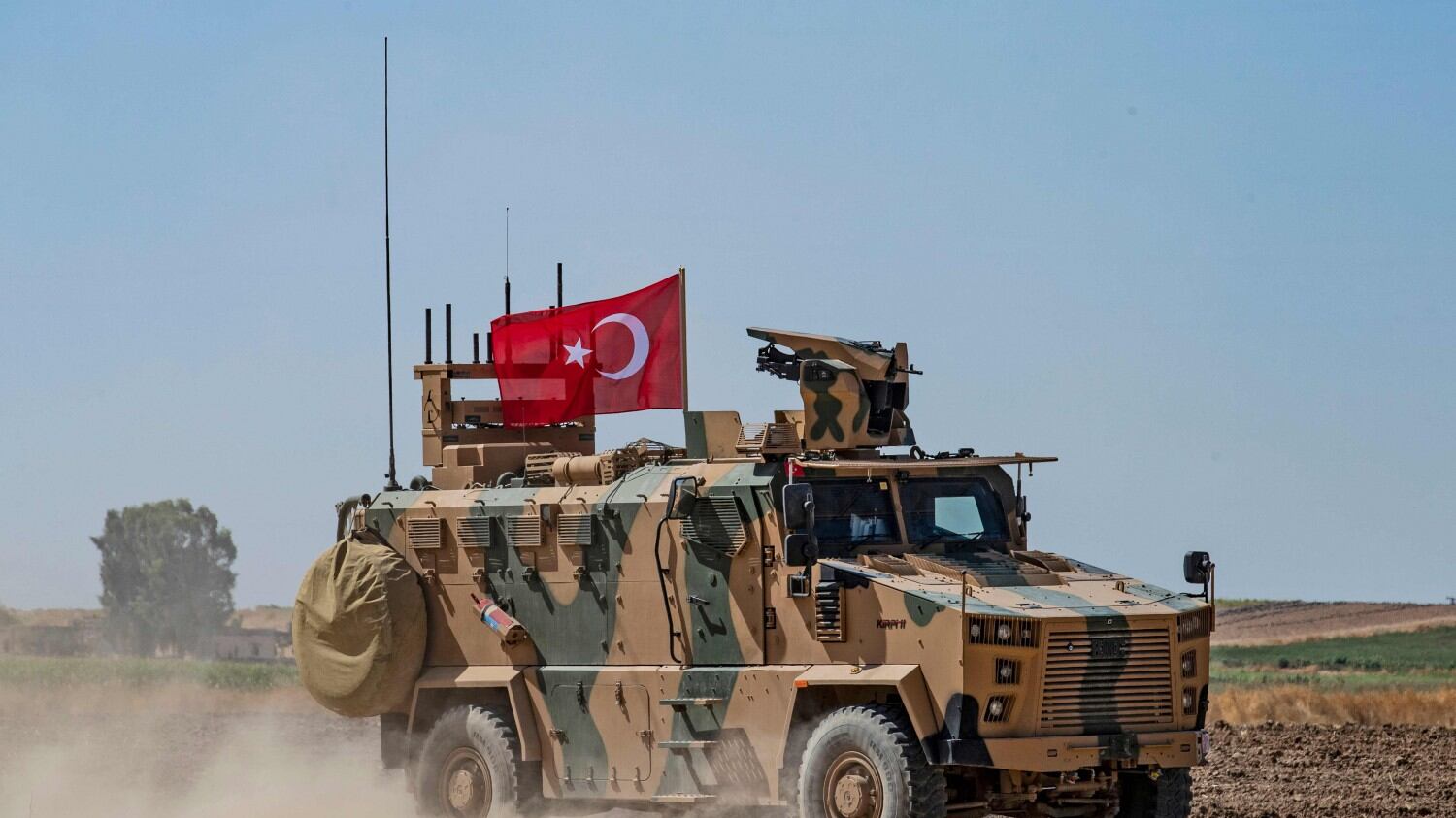 Siria, Damasco denuncia primi colpi di artiglieria turca al confine