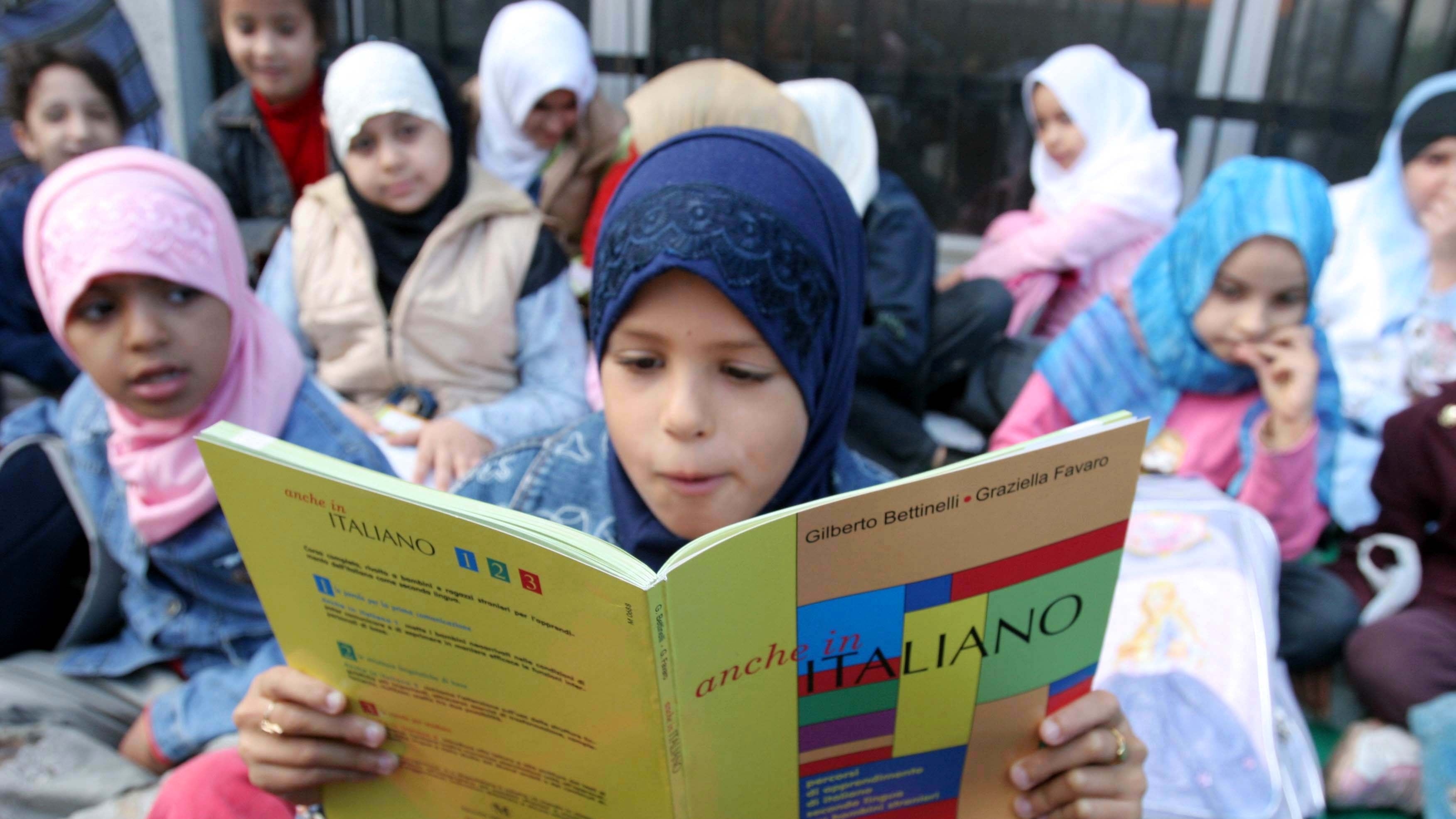 Venezia, gli islamici a scuola: "Date carne halal ai nostri figli"