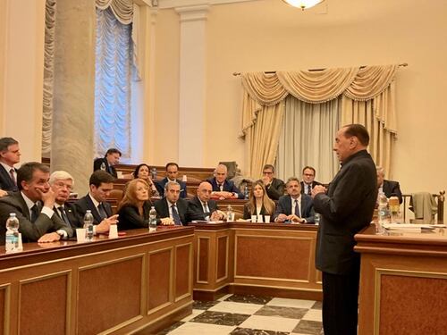 Berlusconi riunisce il centrodestra "Faremo insieme opposizione"