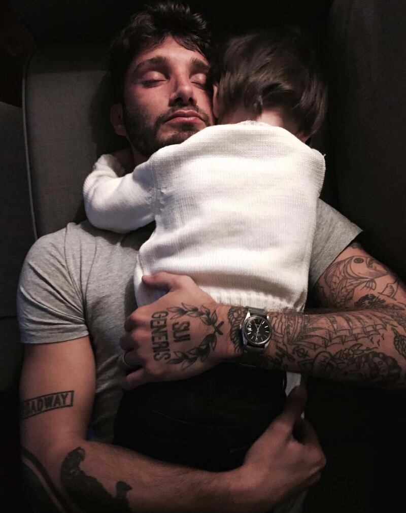 Belen Rodriguez e Stefano De Martino, le foto sospette su Instagram 12