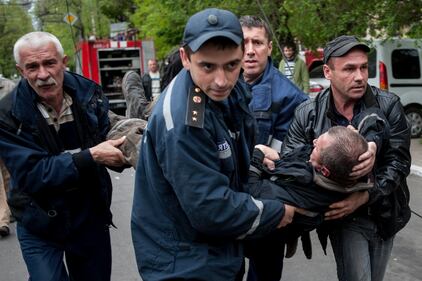 Morti e feriti negli scontri a Mariupol 15