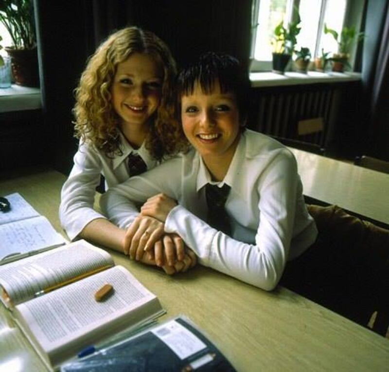 Le sexy star dei tormentoni estivi: baci lesbo, lolite e "sole cuore amore" 3