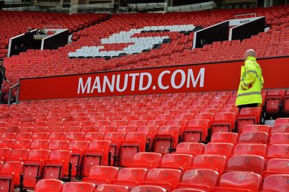 Paura a Manchester, l'evacuazione dell'Old Trafford 9