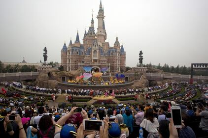 Shangai, apre il primo Disneyland cinese  9