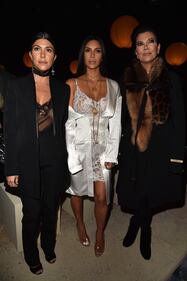 Kim Kardashian, il décolleté esplosivo della diva 12