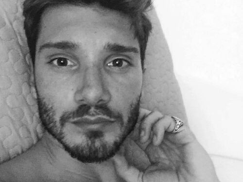 Belen vuole il divorzio e vende casa