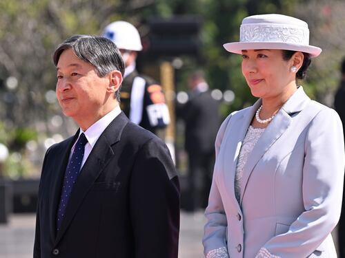 Amaterasu incombe su Naruhito. Cosa non convince del profilo social imperiale