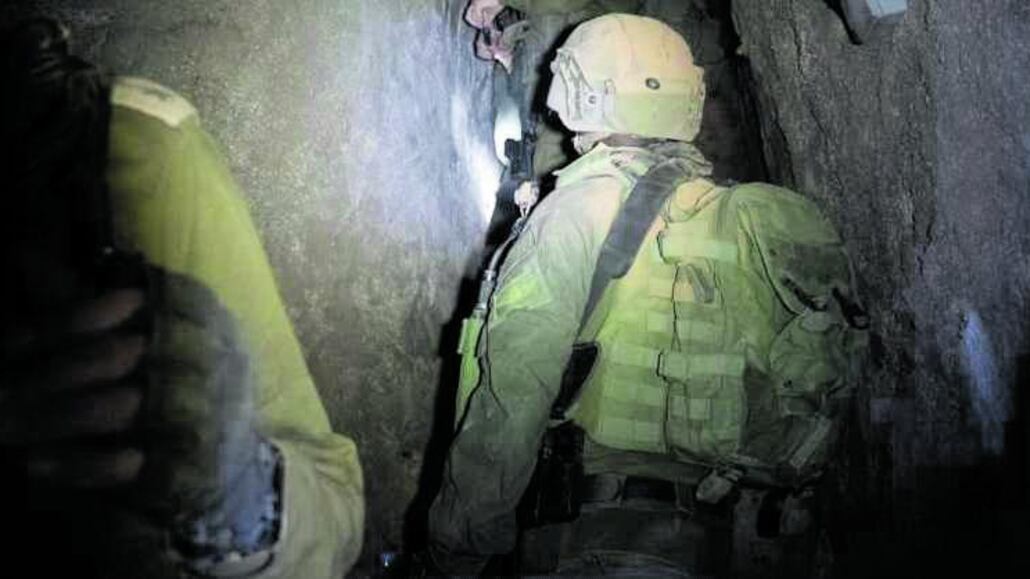 Bibi: "Colpiremo senza pietà". Ordigni esplosivi contro Unifil