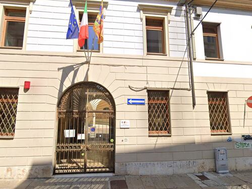 Scontri davanti al liceo. E la sinistra ci monta un caso politico