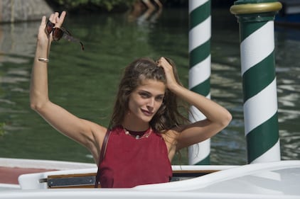 Mostra di Venezia, l'arrivo della madrina Elisa Sednaoui 14