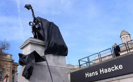 Una nuova statua su Trafalgar Square 1