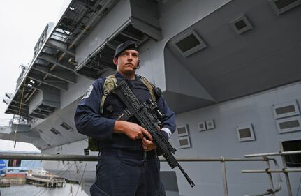 La Queen Elizabeth prende il mare 1