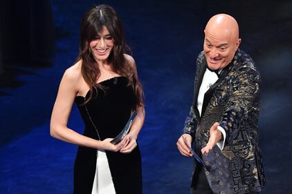 Sanremo 2019: i look di Virginia Raffaele per la prima serata 5
