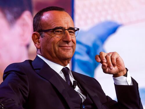 Sanremo 2026, la guida definitiva: date, conduttori, Big, ospiti e polemiche