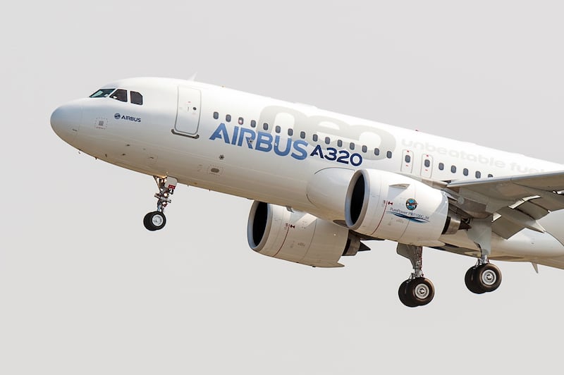 Airbus ferma 6000 aerei A320. "Un'intensa radiazione solare può impattare sui comandi"