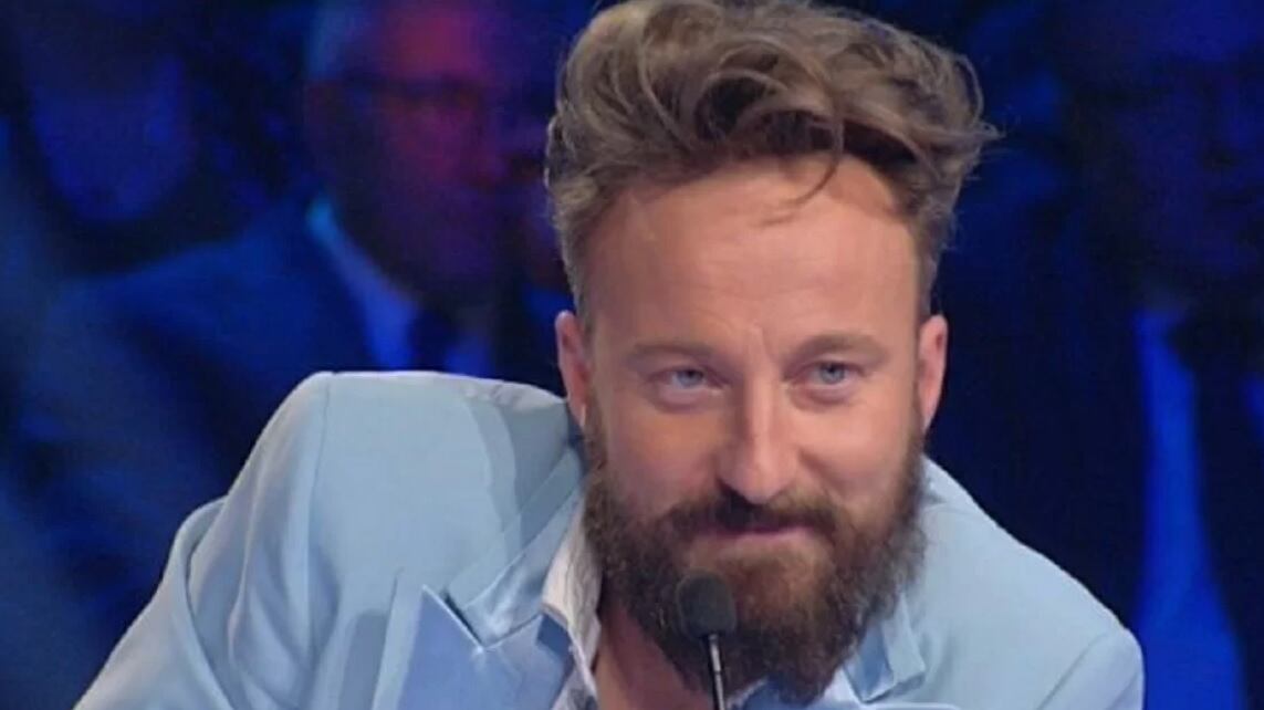 "Piuttosto che parlare di Totti e Blasi rischio il posto". E Facchinetti abbandona lo studio