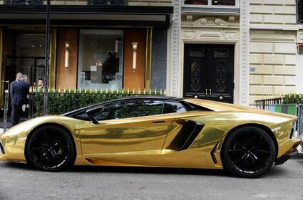 Una Lamborghini tutta d'oro 6
