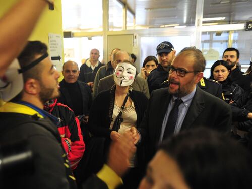 I centri sociali occupano l'assessorato