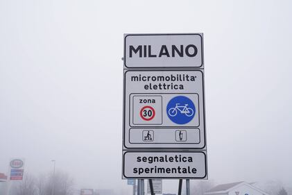 La nebbia avvolge Milano 2