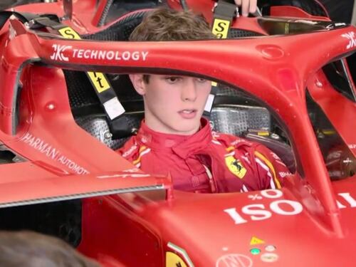 C'è un bimbo sulla Ferrari. E Ollie "gioca" a 300 all'ora