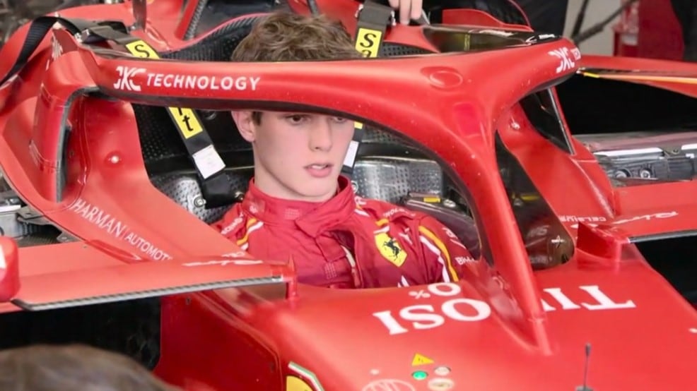 C'è un bimbo sulla Ferrari. E Ollie "gioca" a 300 all'ora