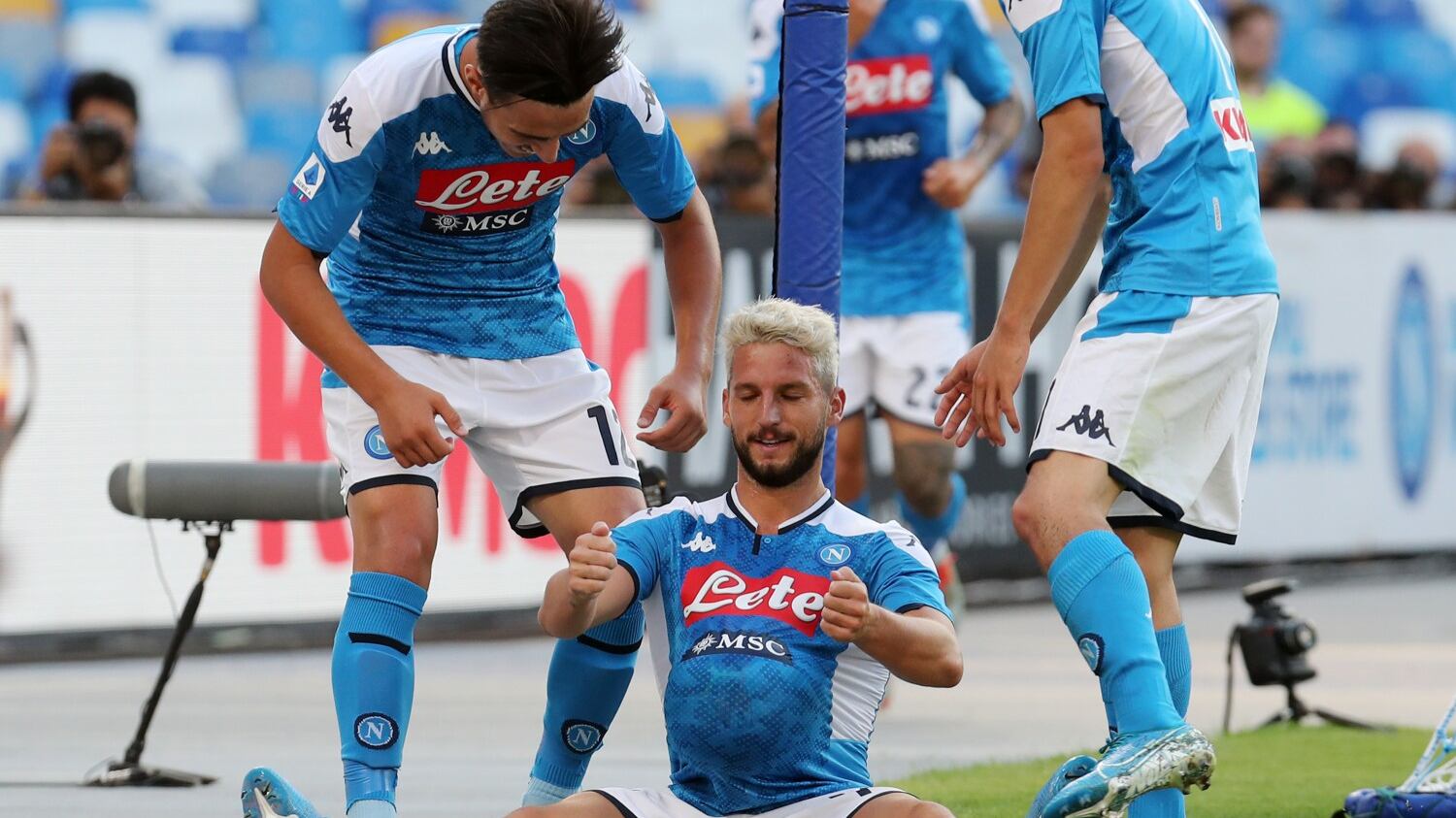 Mertens segna ed esulta con il gesto del pancione ma Kat non è incinta