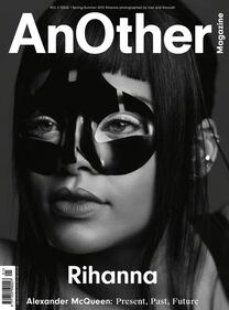 Rihanna modella bondage 2