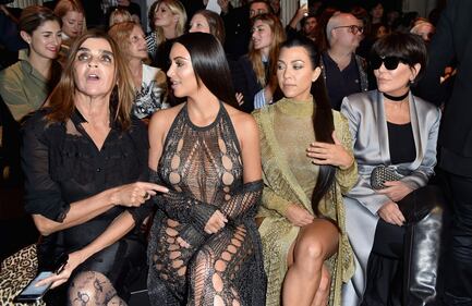 Kim Kardashian, seminuda alla Paris Fashion Week 1