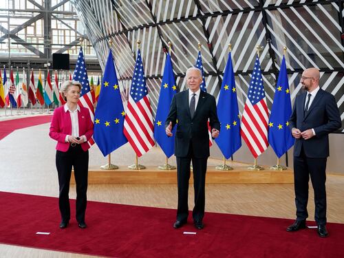 L'ultima intesa tra Usa e Ue: "Ora stop alla guerra dei dazi"