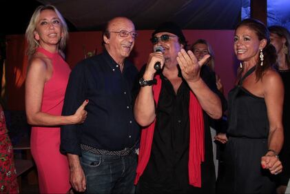 La "dolce vita" di Luciano Moggi in Versilia 11