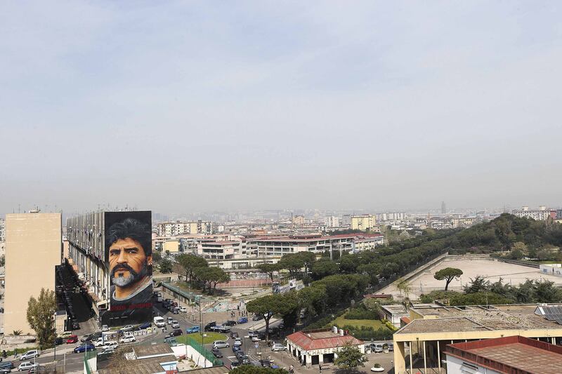 Napoli, maxi murales di Maradona 8