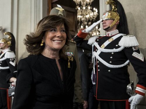 Casellati: "I sindaci ribelli rispettino le leggi. Altrimenti è anarchia"