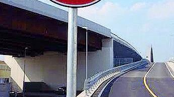 Accesso vietato ai residenti di Roserio «Giro del mondo per entrare nel sito»