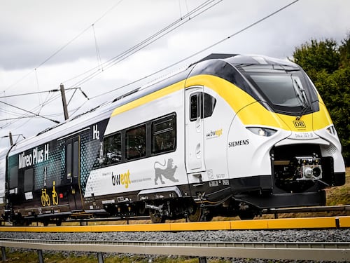Ogni giorno 9 aggressioni ai controllori. Sui treni tedeschi arrivano le "bodycam"