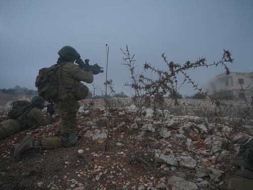 Ma l'Idf continua a martellare i terroristi. Soldati vestiti da donna uccidono un capo