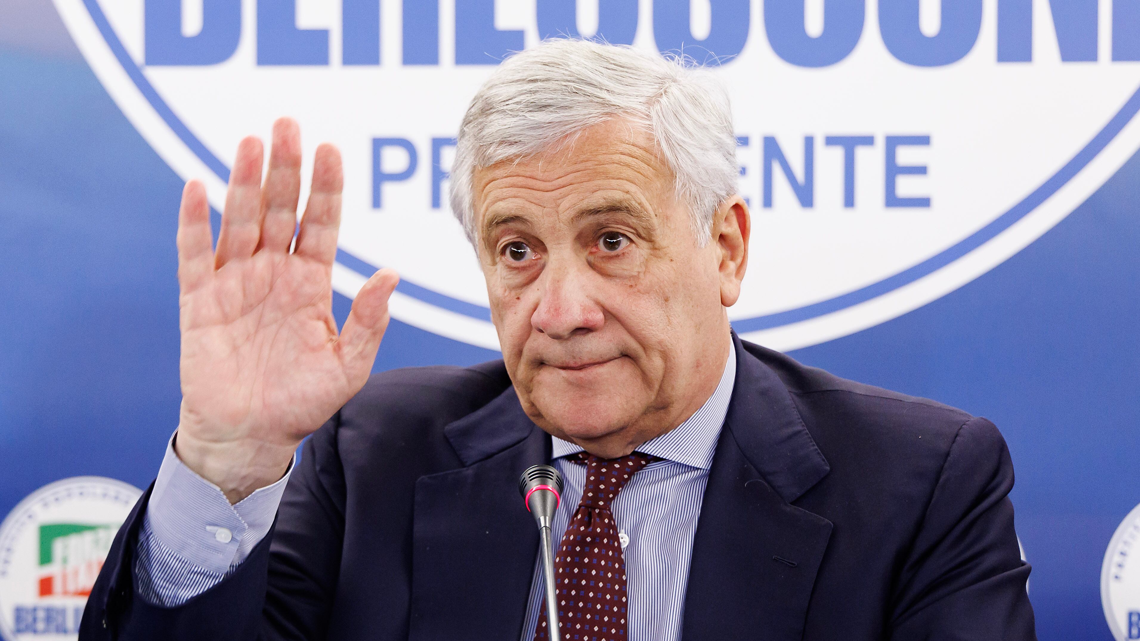 Manovra, scontro governo-opposizioni