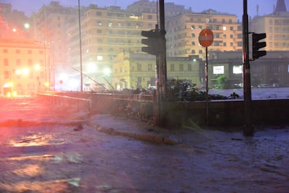 Alluvione a Genova: allagamenti, blackout, scuole chiuse 3