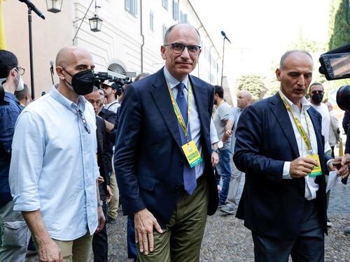 Letta, la tentazione della corsa da soli e lo "spettro Conte". Ma alla fine il Pd cercherà l'accordo