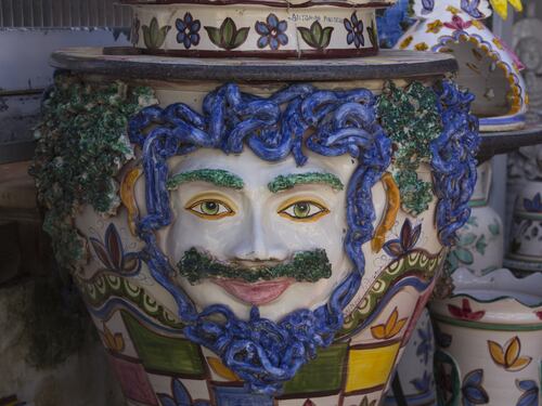 Le maschere di Seminara: l'arte della ceramica in Calabria