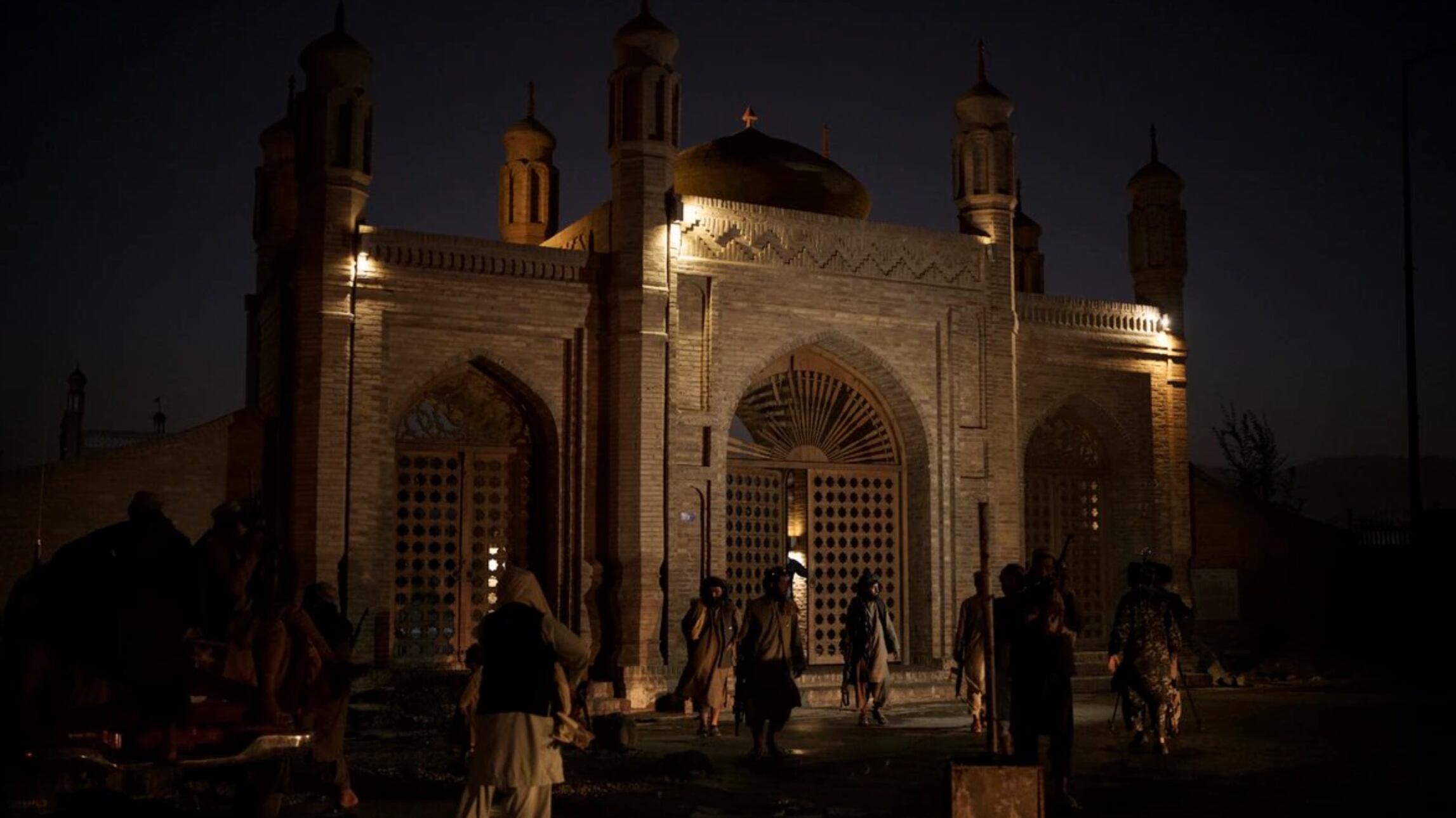 Kabul, bomba in moschea. I sospetti cadono su Isis-K