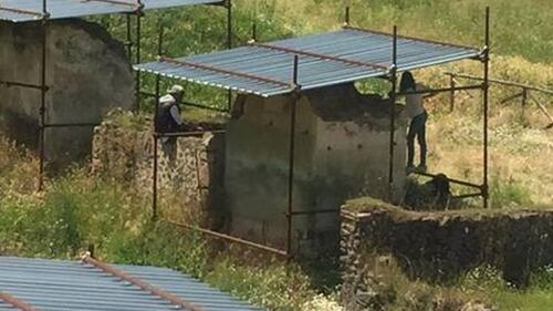 Degrado a Pompei, i turisti fanno pipì agli scavi 1