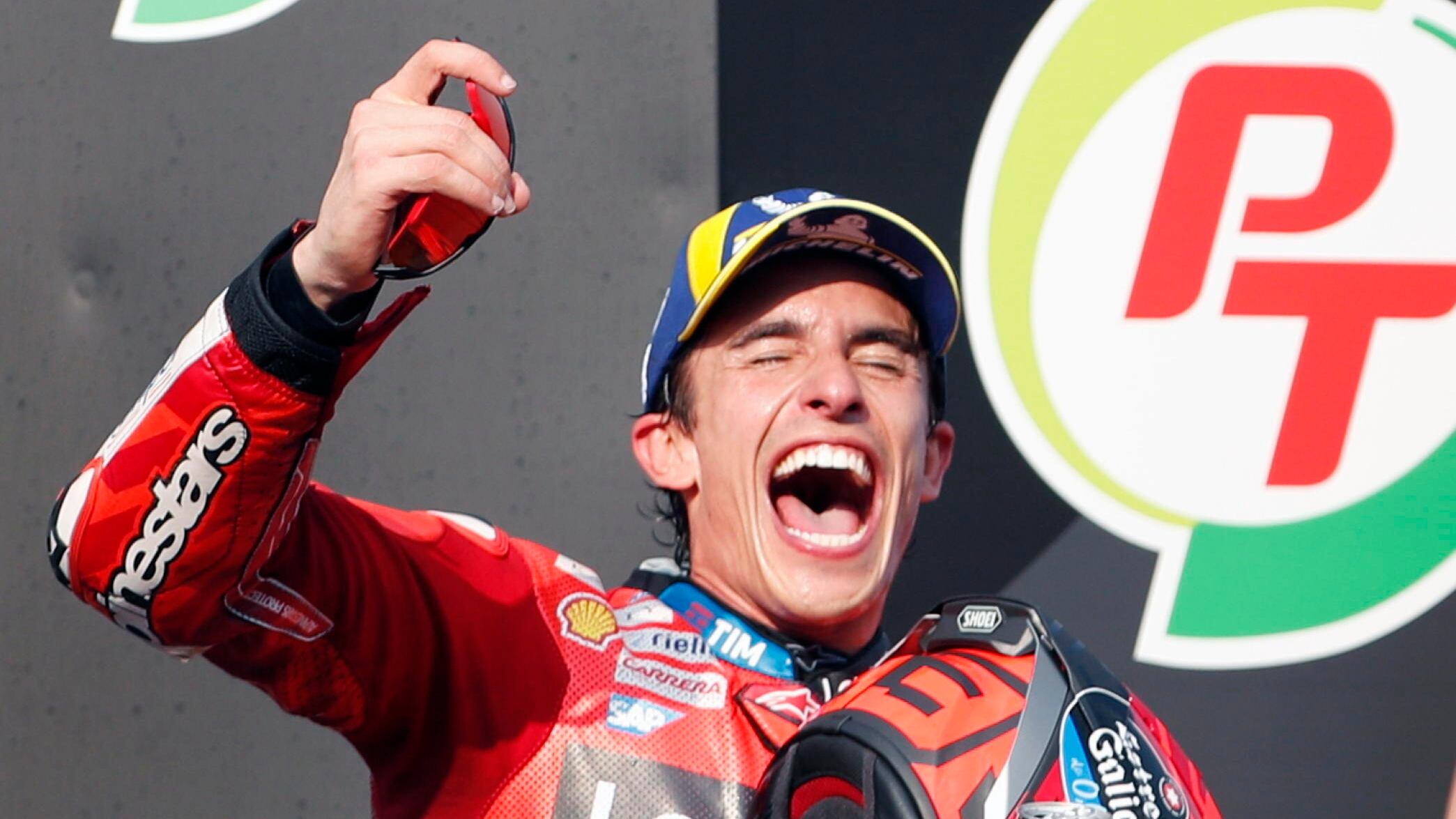 Marquez subito da Oscar. Bagnaia: "Noi tutti spettatori"