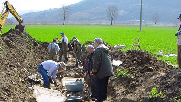 La foiba nascosta per 60 anni Nelle foto l'orrore partigiano