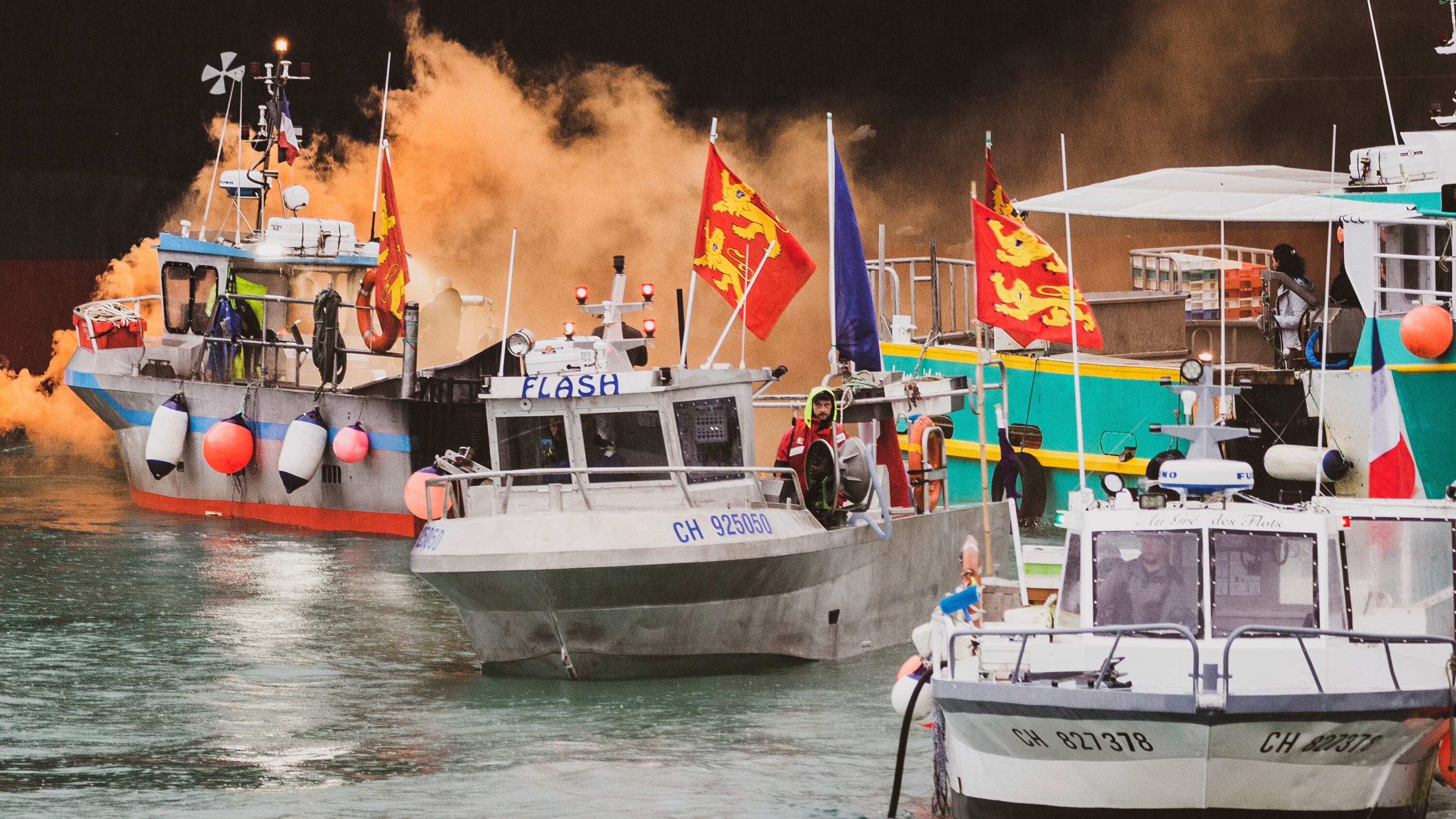 Brexit, la guerra della pesca. Navi militari da Londra e Parigi