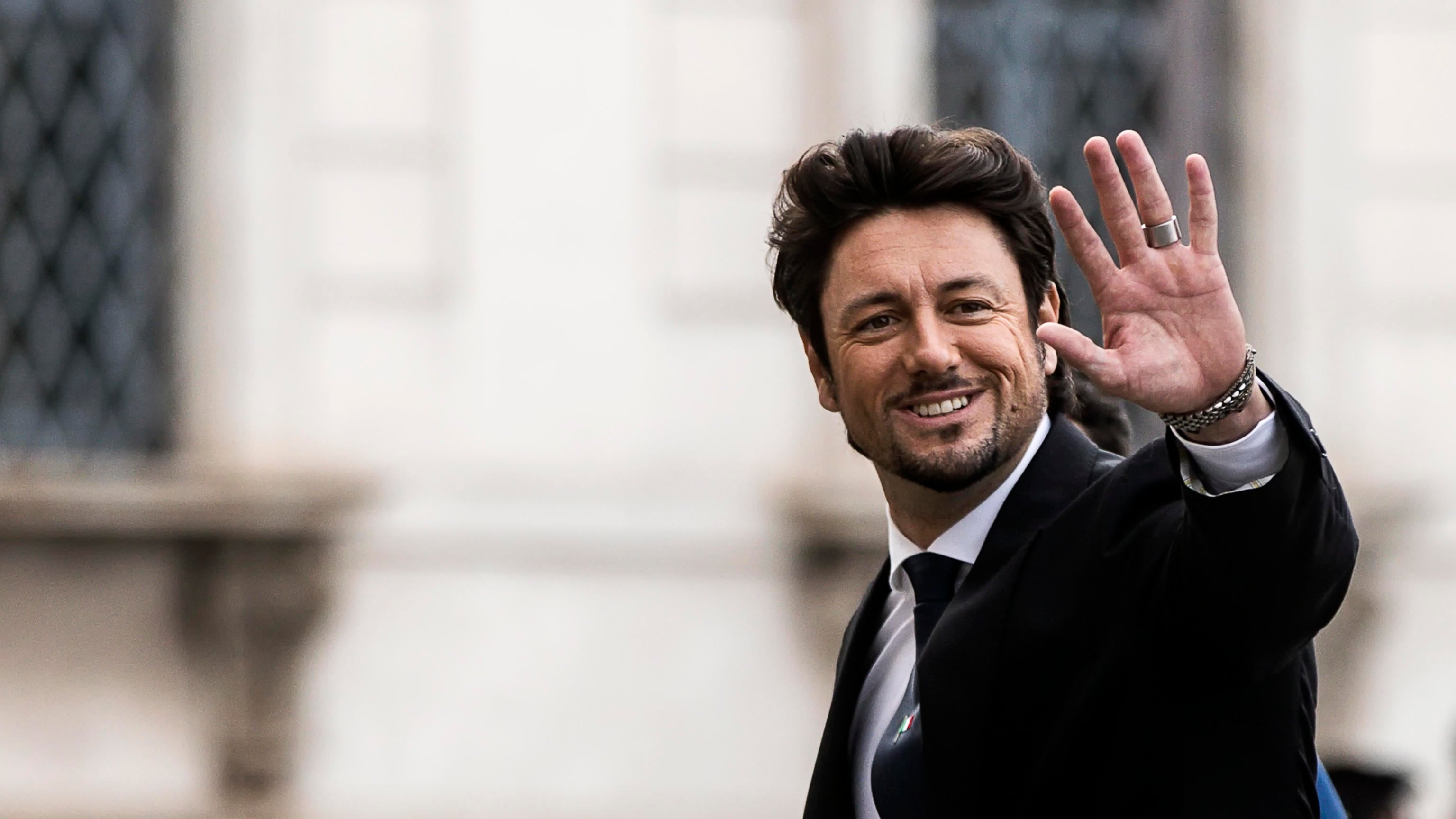 La sinistra sfrutta il "caso Giambruno" per demolire la famiglia