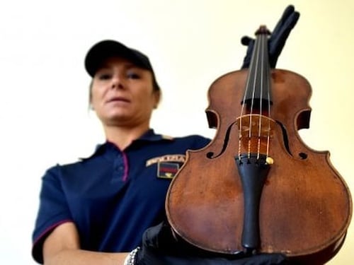 Cercano droga a casa di un trafficante. Trovano un violino che vale un milione