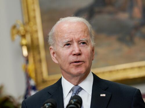 La promessa di Biden a Putin "Non vincerà mai la guerra". Gli Usa inviano il super drone